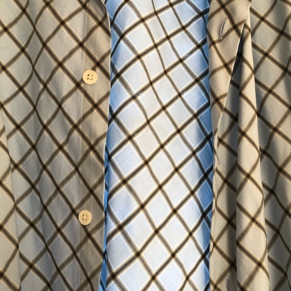 Men’s XL Banana Republic Button Down Shirt - Picture 3 of 3